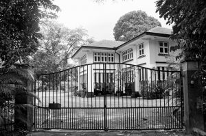 house design exterior - black and white houses singapore.jpg